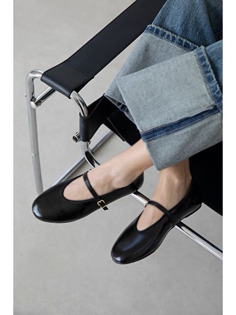 Straswans Ava Kadın Kırışık Deri Babet Siyah