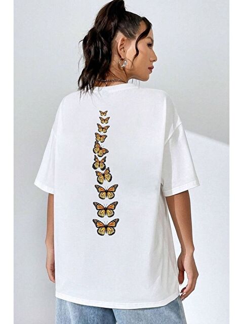 Trendseninle Kadın Beyaz Dikey Kelebekler Baskılı Oversize Tişört - S000324405-20063