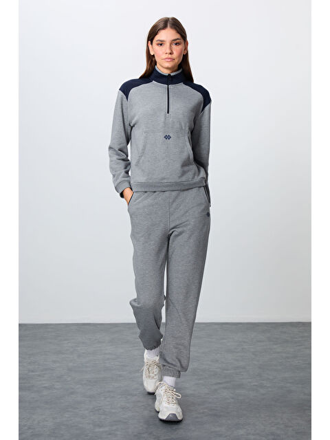 Tommylife Gri Melanj Kompakt Pamuklu Kalın Pürüzsüz Dokulu Dik Yaka Oversize Fit Kadın Eşofman Takım - 95342 - S000332326-74