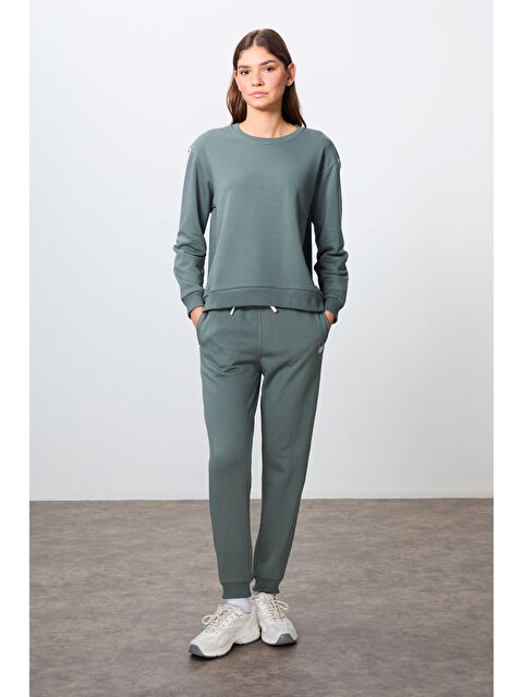 Tommylife Haki Kompakt Pamuklu Kalın Pürüzsüz Dokulu O Yaka Oversize Fit Kadın Eşofman Takım - 95341 - S000332324-18547