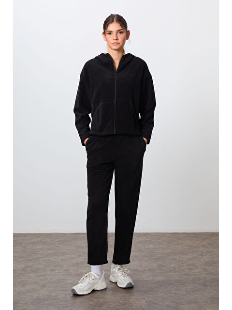 Tommylife Siyah Kalın Yumuşak Dokulu Kapüşonlu Oversize Nakışlı Polar Kadın Eşofman Takım  95338 - S000332323-19351