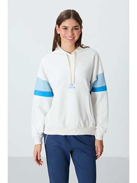 Tommylife Ekru Kompakt Pamuklu Kalın Pürüzsüz Dokulu Kapüşonlu Oversize Fit Kadın Sweatshirt   97290 - S000332331-19965