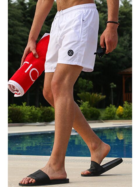 Madmext Beyaz Basic Deniz Şortu 4262