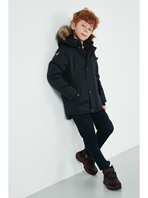 Lela Yakası Suni Kürklü Peluş Astarlı Kapüşonlu Dar Kesim Mont 6031050 - S000000712-21164