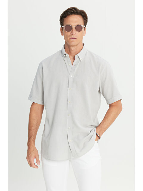 AC&Co / Altınyıldız Classics Erkek Açık Gri %100 Pamuk Comfort Fit Rahat Kesim Düğmeli Gömlek Yaka Armürlü Gömlek
