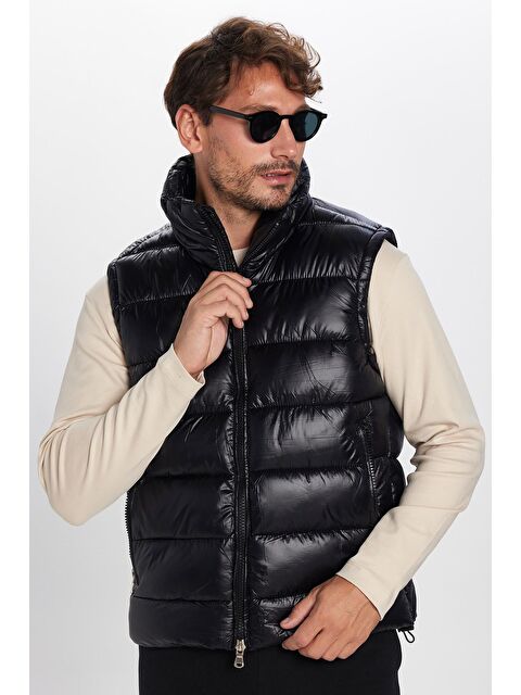 TUDORS Erkek Standart Fit Dik Yaka Cepli Fermuarlı Siyah Şişme Yelek - S000327689-19351