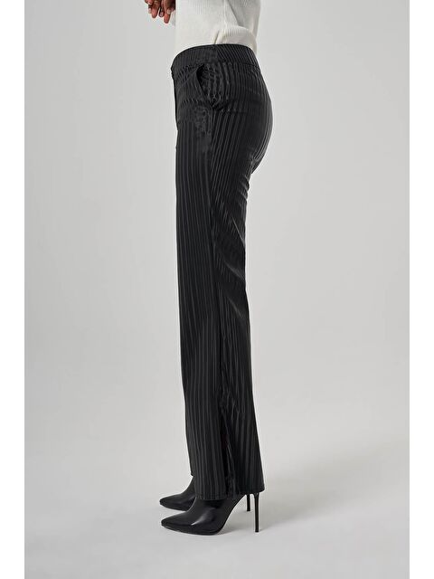 Mizalle Çizgi Deri Detaylı Siyah Pantolon - S000049963-19351