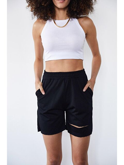 Xhan Siyah Yırtık Detaylı Şort 2YXK5-46101-02 - S000031991-19351