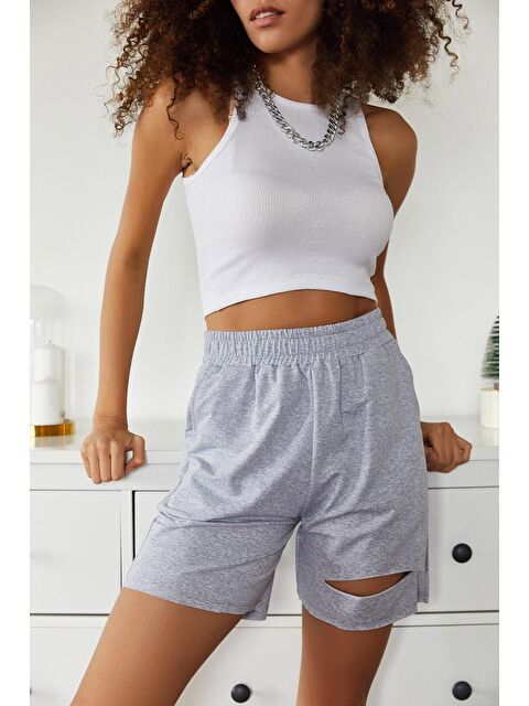 Xhan Gri Yırtık Detaylı Şort 2KXK8-45660-03 - S000031993-20600