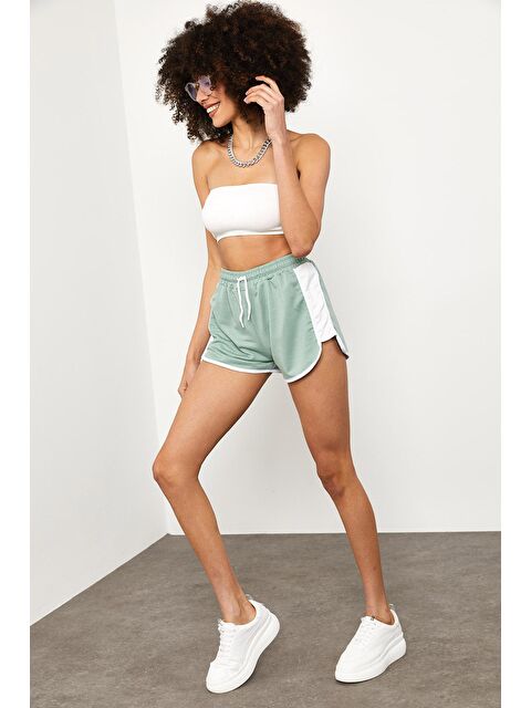 Xhan Su Yeşili Yanı Şerit Detaylı Şort 1YXK8-44874-38 - S000032006-20054