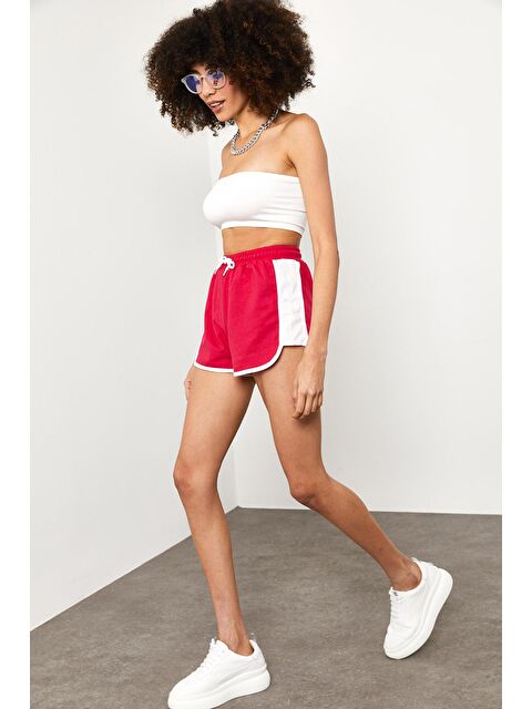 Xhan Kırmızı Yanı Şerit Detaylı Şort 1YXK8-44874-04 - S000032006-20045