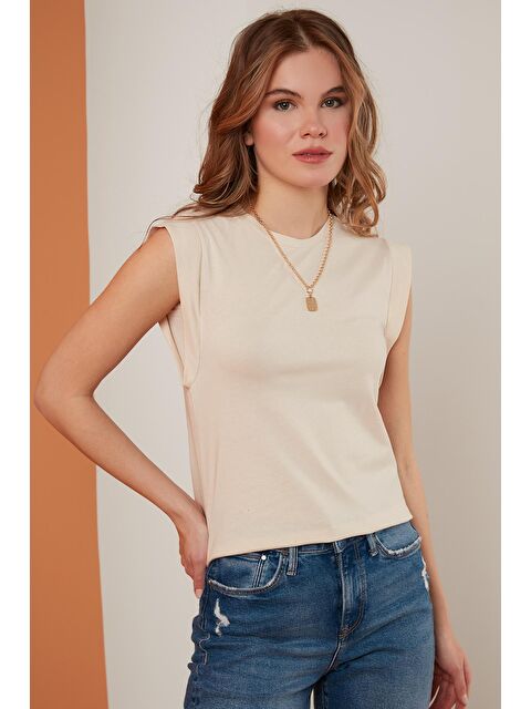 Lela Pamuklu Bisiklet Yaka Kolsuz Basic T Shirt 5864201 - S000001218-20600