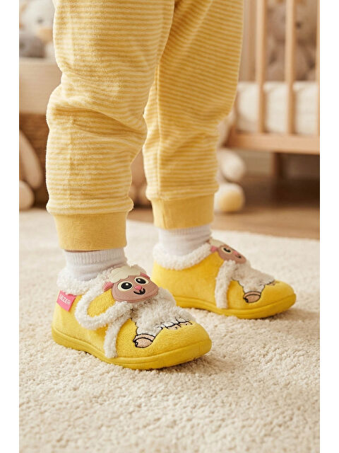 Gezer Bebe Kız Bebek Kışlık Cırtlı Ayarlanabilir Günlük Kreş Panduf Ayakkabı