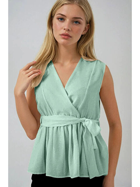 Hazelin Kadın Çağla Yeşil Kruvaze Yaka Beli Lastikli Kuşaklı Bluz HZL25S-BD19661 - S000425459-19981