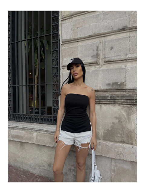 Hazelin Kadın Siyah Yanı Büzgülü Çift Yırtmaçlı Straplez Bluz HZL24S-ZK13091 - S000231112-19351