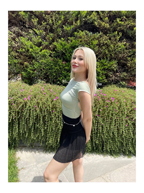 Hazelin Kadın Çağla Yeşili Sırt Dekolteli Kısa Kollu Bluz HZL24S-ZK10831 - S000233080-19981