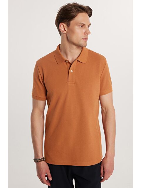 TUDORS Erkek Slim Fit Dar Kesim %100 Pamuk Düz Pike Kahverengi Polo Yaka Tişört