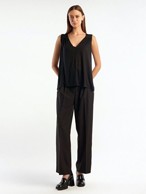 United Colors Of Benetton Kadın Siyah %100 Liyosel V Yaka Bluz - S000278845-19351