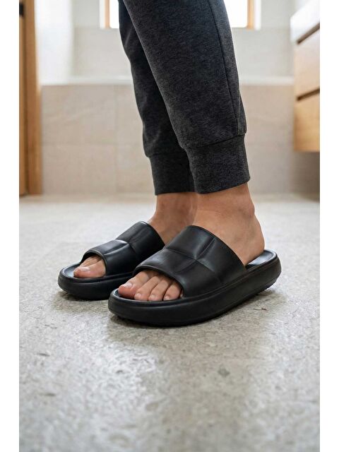 Gezer Kadın Yazlık Banyo Bahçe Havuz Terlik