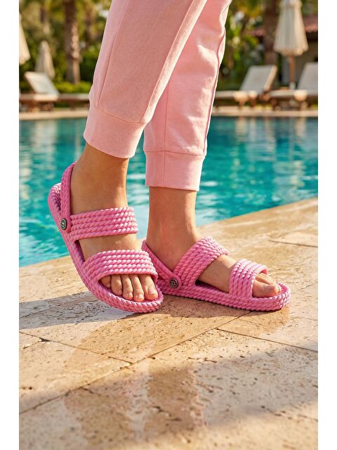 Gezer Yazlık Ayarlanabilir Kaydırmaz Taban Kadın Terlik-Sandalet - S000182060-18686