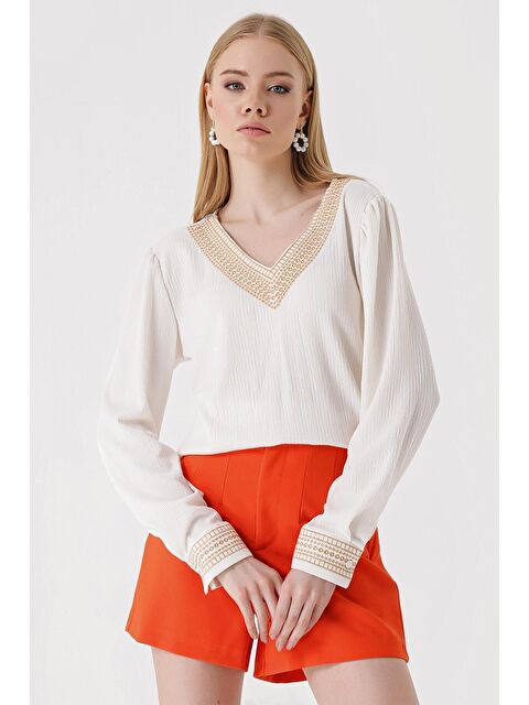 Bigdart 0466 Nakışlı V Yaka Örme Bluz - Beyaz - S000089996-20063