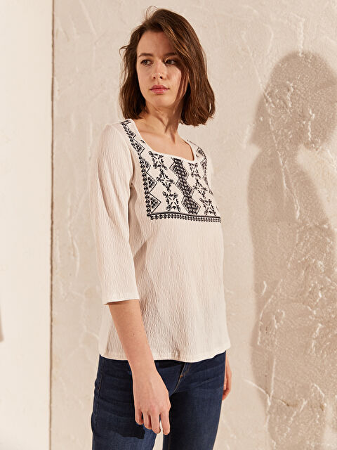 LCW Grace T-shirt pour Femmes à Col Carré Brodé - 0SN126Z8-FFB