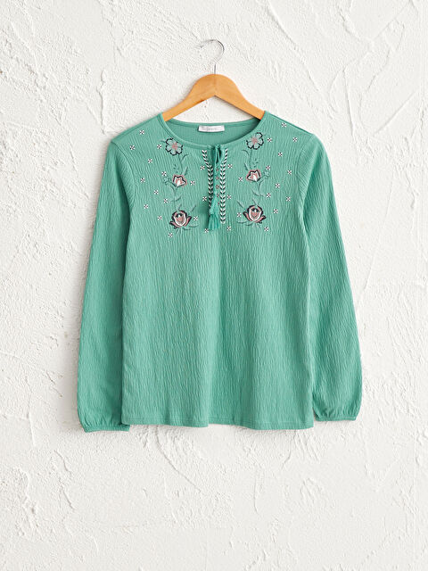 LCW Grace Embroidered Cotton T-Shirt - 0SD645Z8-GBX