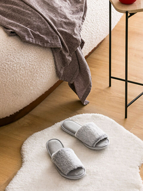 LCW HOME Pantoufles de Maison en Peluche Unies pour Femmes - S4CN17Z8-Y2F