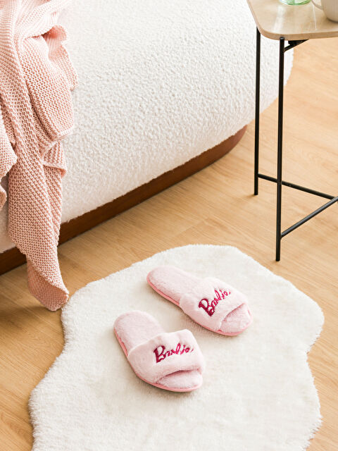 LCW HOME Barbie Nakışlı Pelüş Kadın Ev Terliği - S4J002Z8-JH4