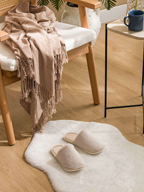 LCW HOME Düz Pelüş Kadın Ev Terliği - S4K052Z8-YG7