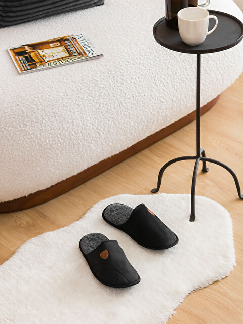 LCW HOME Nakış Detaylı Pelüş Erkek Ev Terliği - S4L499Z8-J0F