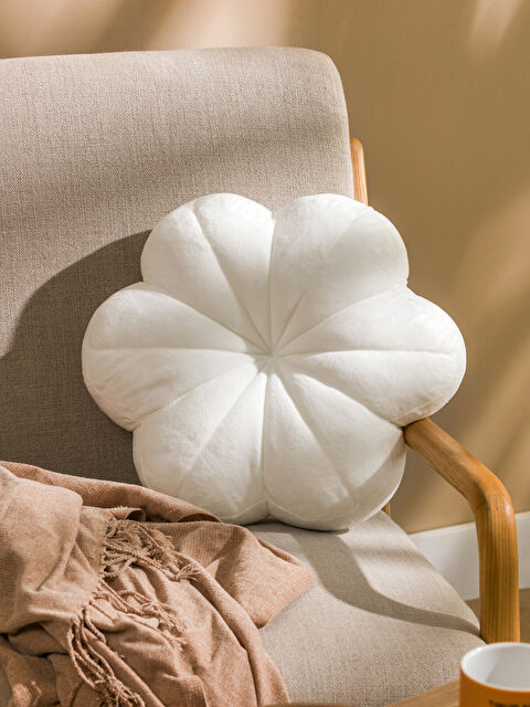 LCW HOME Papatya Motifli Dolgulu Kırlent 38 cm - W4J558Z8-YXD