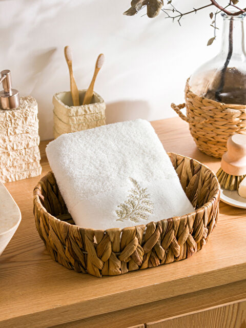 LCW HOME Yaprak Nakışlı Yüz Havlusu 50x80 cm - S5BC90Z8-EEW