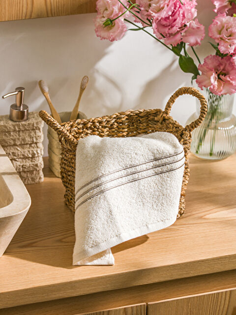 LCW HOME Nakışlı Pamuklu Yüz Havlusu 50x80 cm