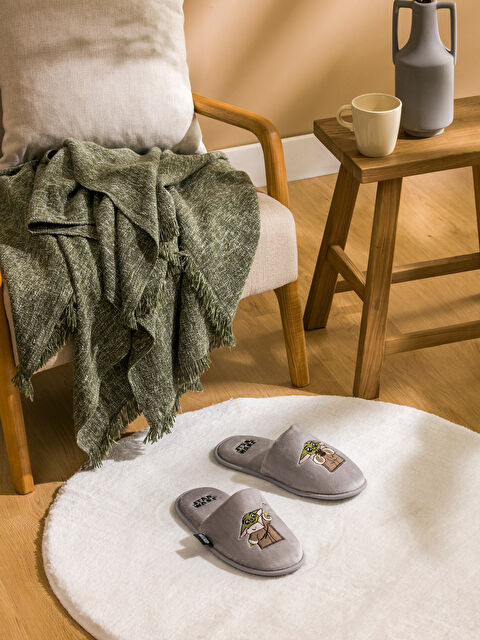 LCW HOME Yoda Nakışlı Erkek Ev Terliği - S5HC56Z8-LRW