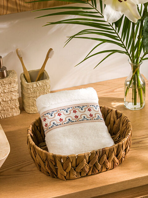 LCW HOME Nakışlı Pamuklu Yüz Havlusu 50x80 cm - S5HT74Z8-EEW