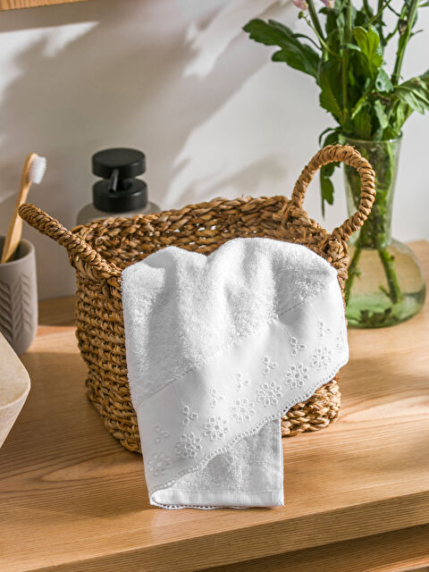 LCW HOME Nakışlı Pamuklu Yüz Havlusu 50x80 cm - S5HT85Z8-J5E