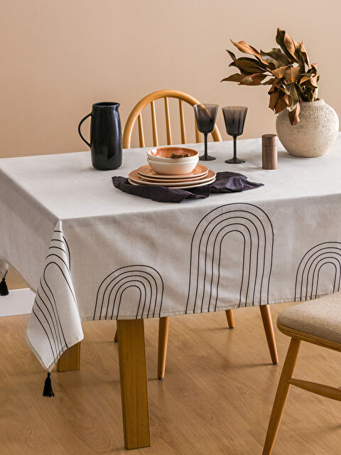 LCW HOME Çizgi Desenli Masa Örtüsü 150x220 cm - S5IH58Z8-LQJ