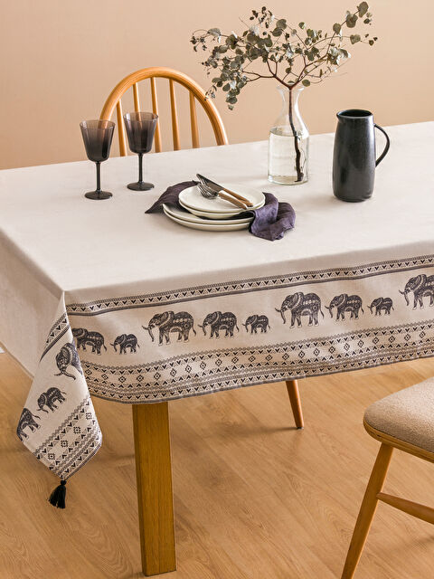 LCW HOME Fil Nakışlı Masa Örtüsü 150X200 cm