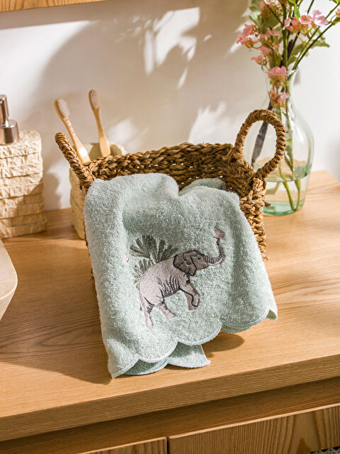 LCW HOME Fil Nakışlı Yüz Havlusu 50x80 cm - S5J943Z8-Z0P