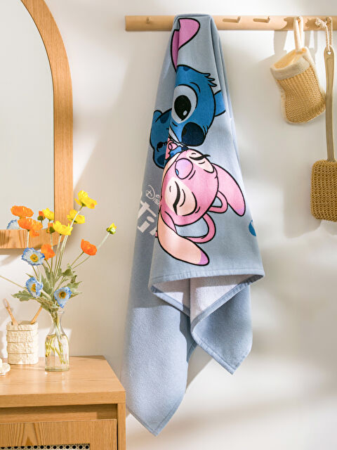 LCW HOME Lilo ve Stitch Baskılı Pamuklu Banyo Havlusu 70x150 cm - S5JQ10Z8-QXJ
