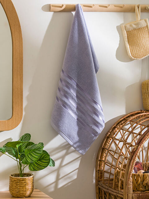 LCW HOME Çizgi Nakışlı Pamuklu Yüz Havlusu 50x80 cm - S5JR26Z8-YG1