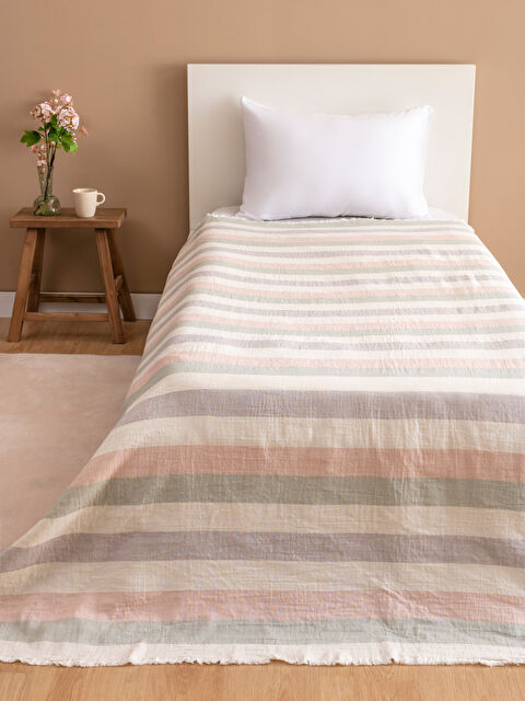 LCW HOME Çizgi Desenli Tek Kişilik Yatak Örtüsü - S60041Z8-F9C