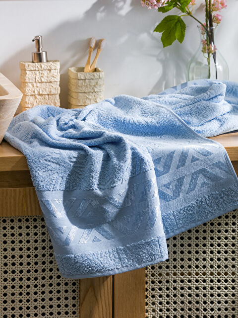 LCW ECO Nakışlı Erkek Banyo Havlusu 70x140 cm - S5L748Z8-YBK