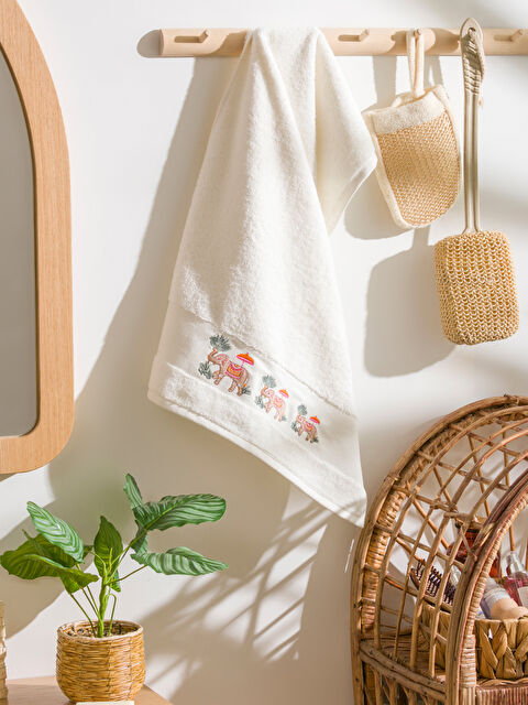 LCW HOME Fil Nakışlı Pamuklu Yüz Havlusu 50x80 cm - S5ME67Z8-EEW