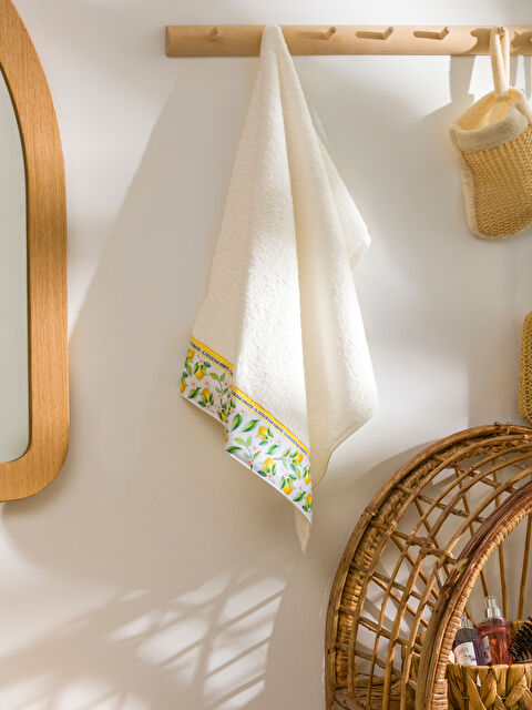 LCW HOME Limon Nakışlı Pamuklu Yüz Havlusu 50x80 cm - S5ME70Z8-EEW