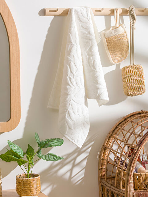 LCW HOME Nakışlı Pamuklu Yüz Havlusu 50x80 cm - S5ME72Z8-EEW