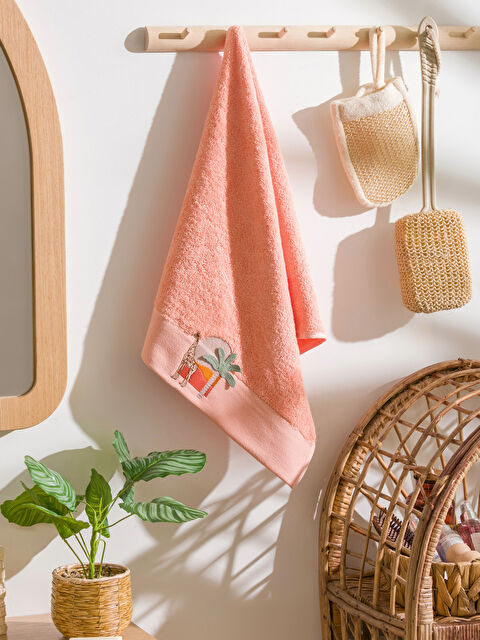 LCW HOME Nakışlı Pamuklu Yüz Havlusu 50x80 cm - S5ME75Z8-G0E