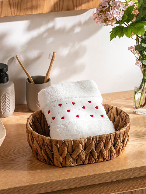 LCW HOME Kalp Nakışlı Pamuklu Yüz Havlusu 50x80 cm