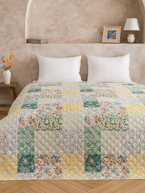 LCW HOME Çiçek Desenli Yatak Örtüsü 200x220 cm - S61004Z8-F9C